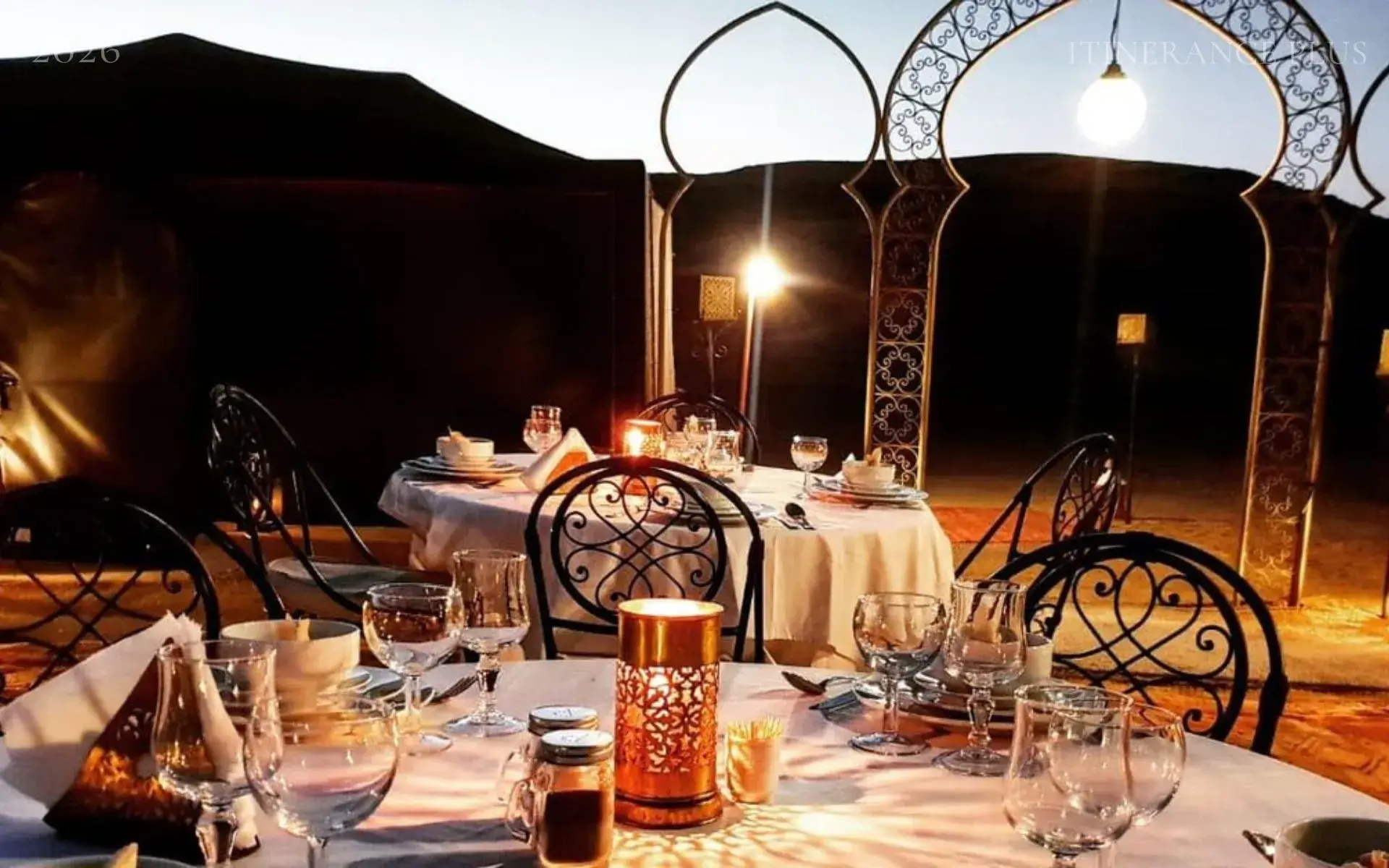 Diner Spectacle Agafay Depuis Marrakech à Désert d'Agafay. au Maroc - excursion premium avec Itinerance Plus